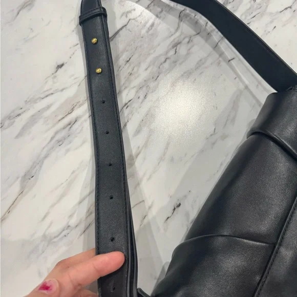 Flour Half Moon Crossbody Women's Street Level Black - Picture 5 of 15